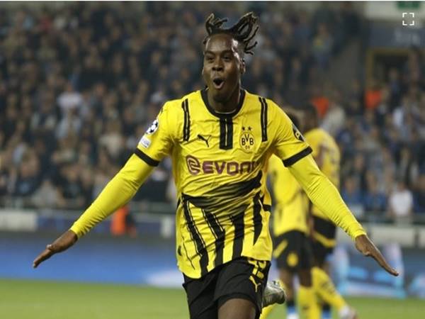 Chuyển nhượng 24/10: Dortmund ra giá bán Bynoe-Gittens