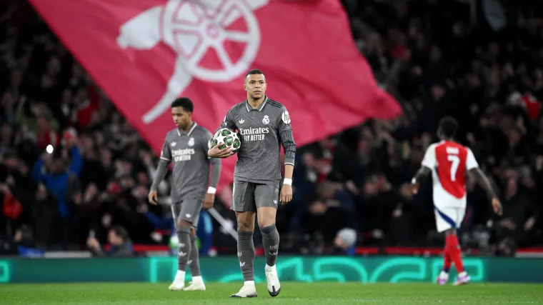 Tin BĐ: Vì sao CĐV Real Madrid hay huýt sáo phản đối cầu thủ