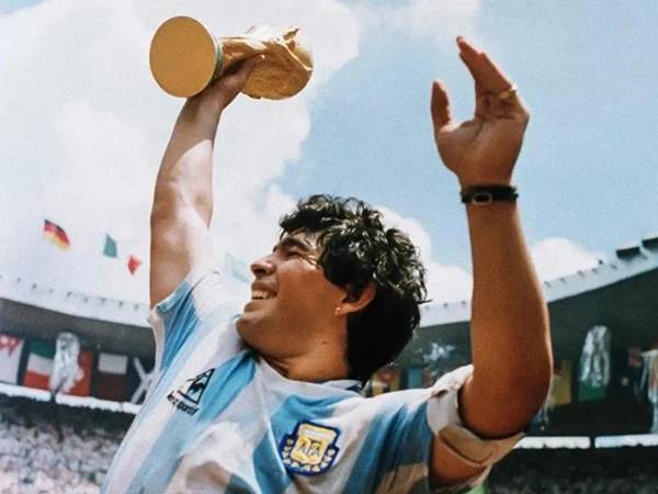 Maradona mới là gì? Ai mới xứng đáng với danh xưng này?