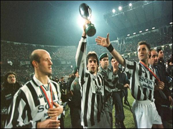 Tiền đạo Juventus ghi nhiều bàn thắng nhất lịch sử