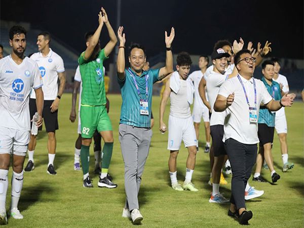 Tin V-League: Người được nhắc nhiều nhất "HLV Vũ Hồng Việt"