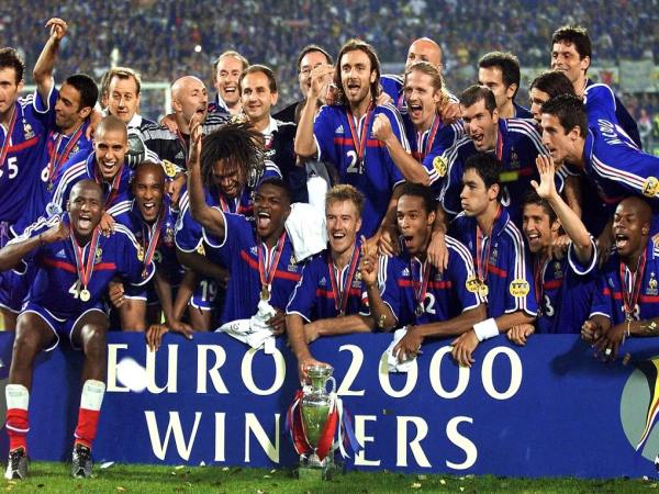 Danh sách cầu thủ góp mặt trong chung kết EURO 2000