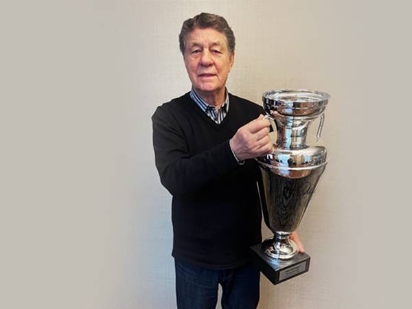 HLV Otto Rehhagel vô địch EURO
