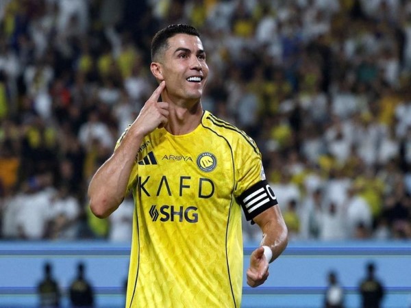 Tin BĐ: Rào cản ngăn Ronaldo trở lại châu Âu tham vọng