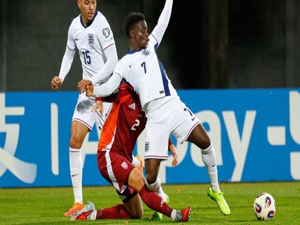 Bukayo Saka: Mối đe dọa bên hành lang phải