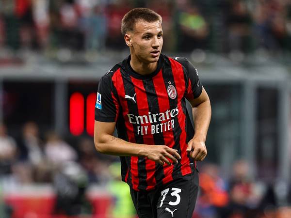 Tin MU 13/10: Man Utd để mất thần đồng Francesco Camarda