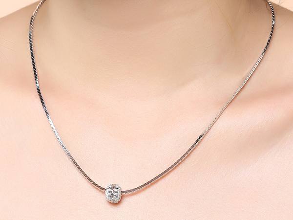 Giấc mơ thấy dây chuyền bạc là điềm gì, hên hay xui?