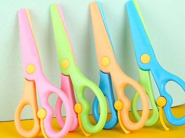 Nằm mơ thấy cái kéo có điềm gì, chọn con gì may mắn?