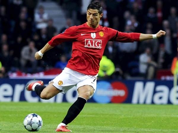 Top những cầu thủ sút mạnh nhất thế giới mọi thời đại