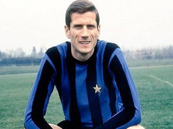 Giacinto Facchetti - hậu vệ cánh hiện đại đầu tiên